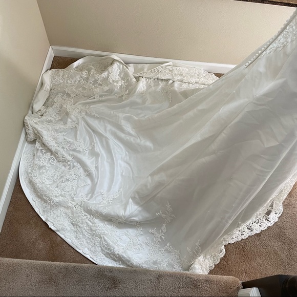 Maggie Sottero wedding dress size 12 - Picture 4 of 15